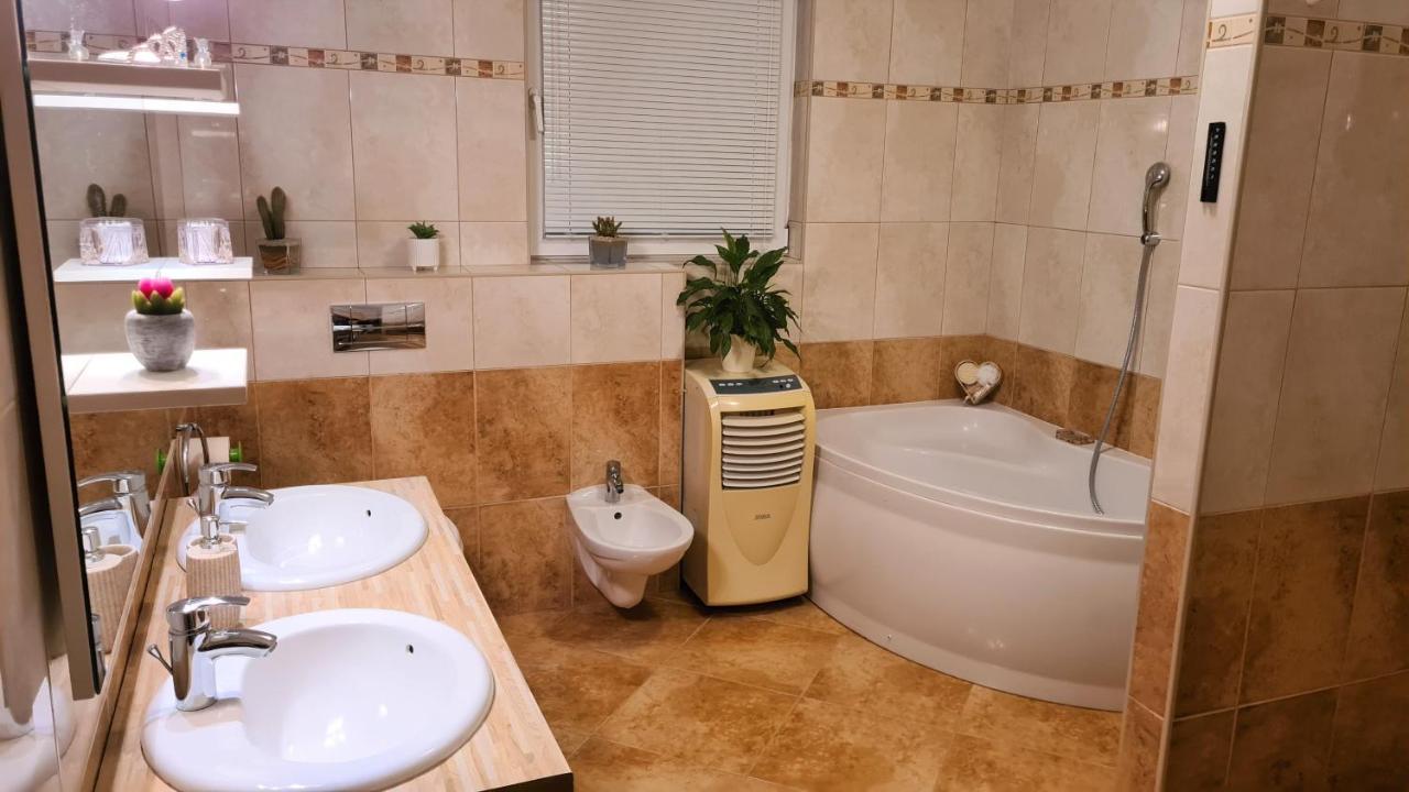 Villa Bubica- Cozy Holiday Home In Rural Area With Pool Stankovci  Exterior photo